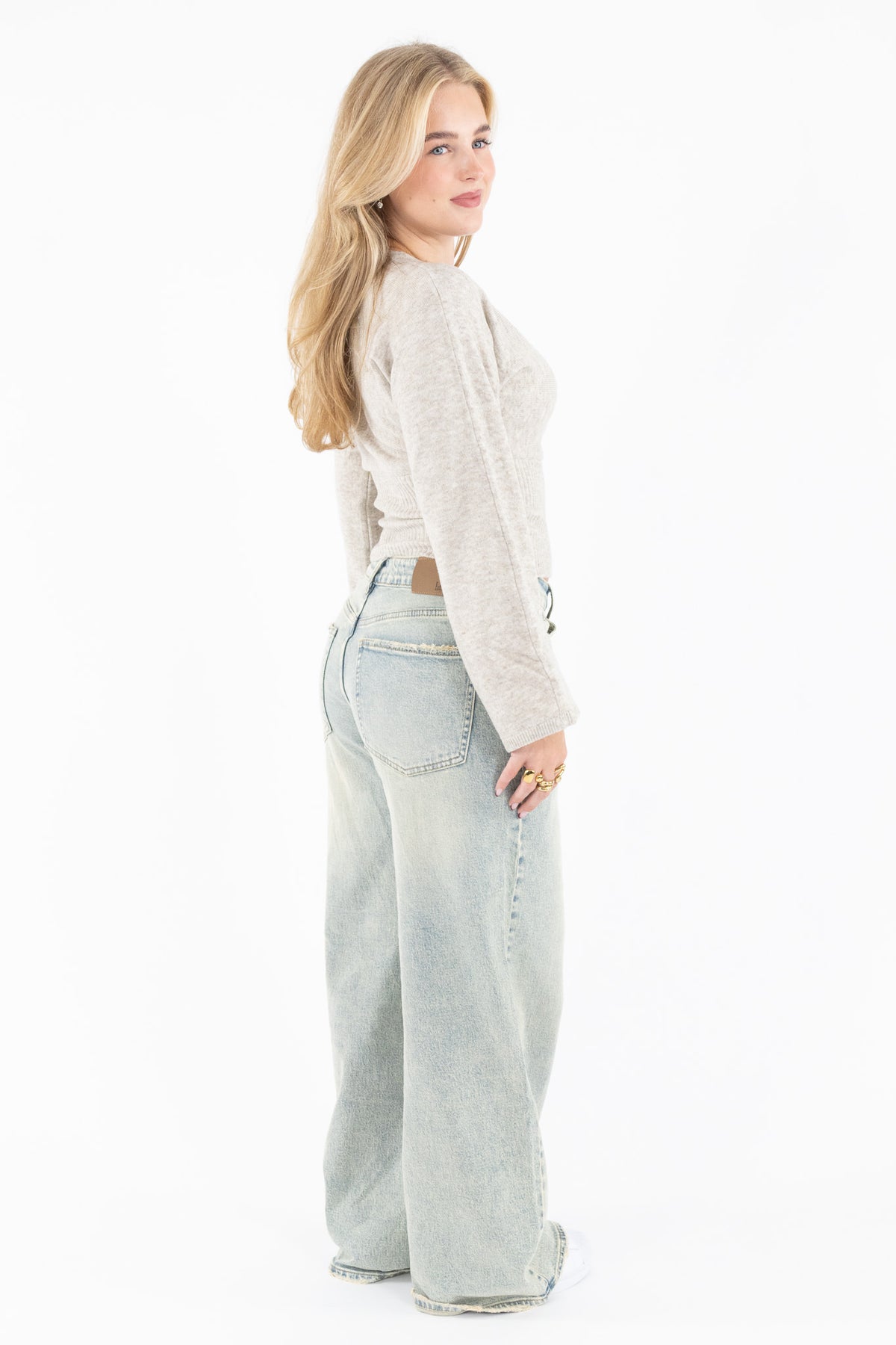 Fitted Button Knit