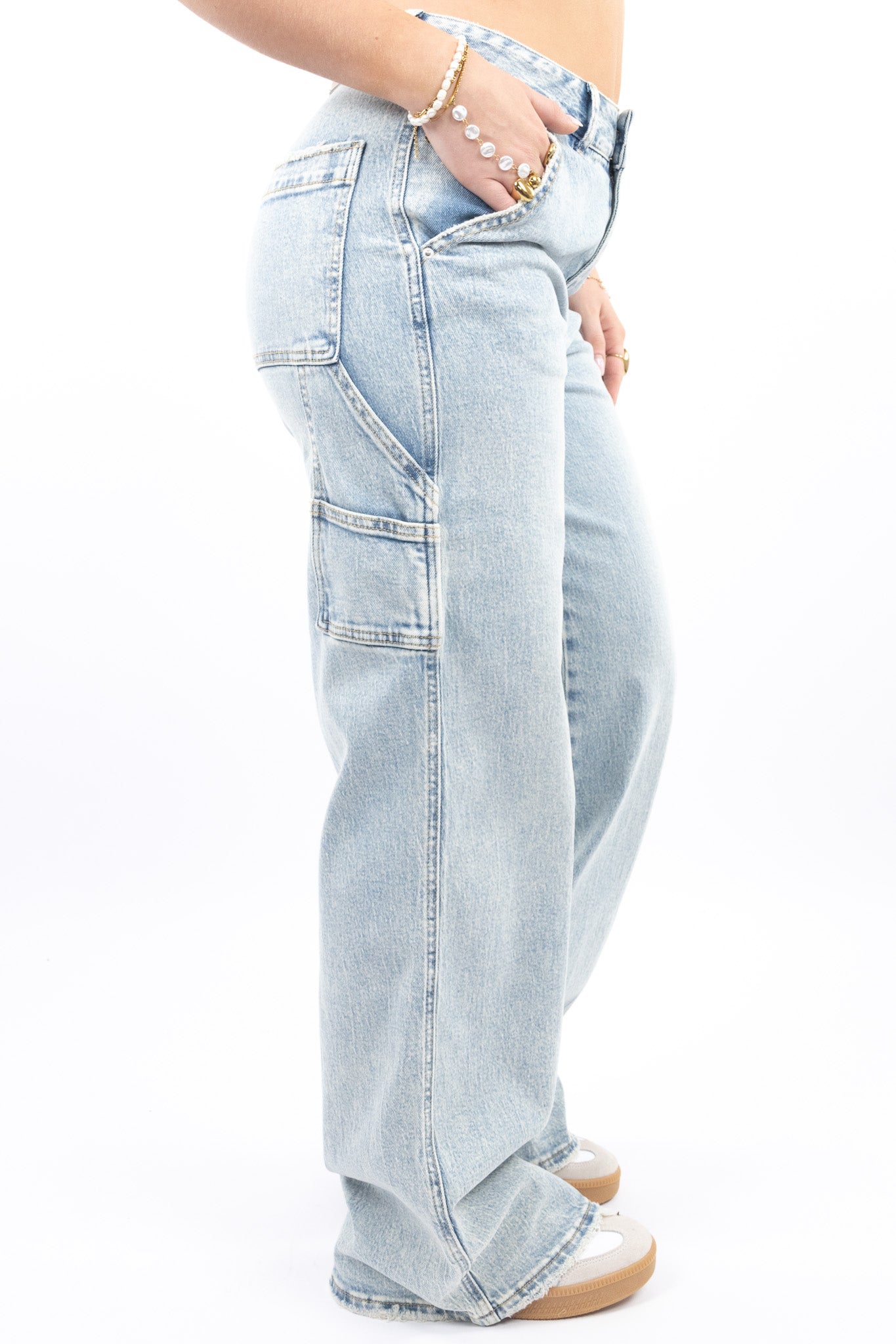 Cargo Pocket Wide Leg Jeans