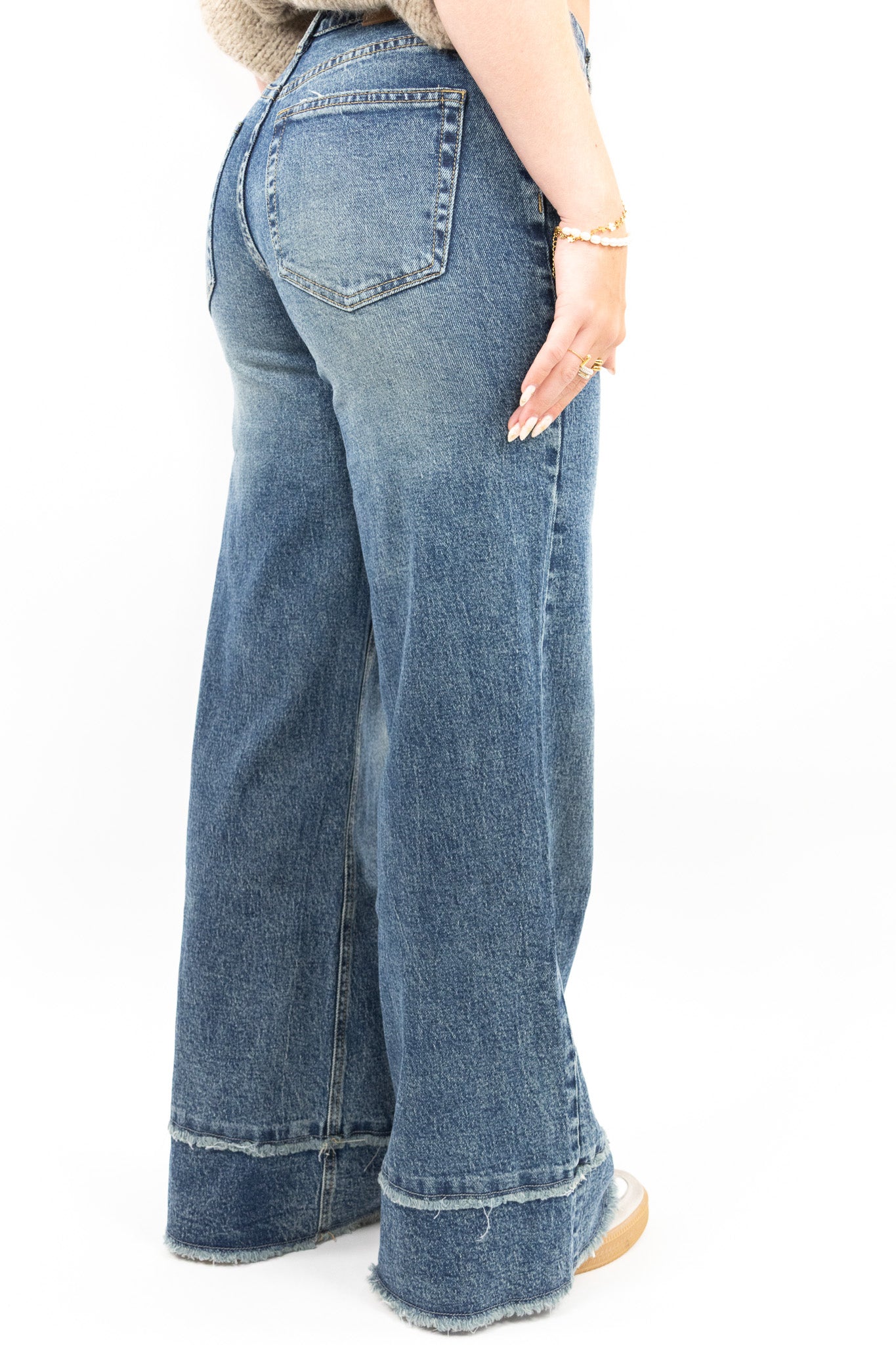 Raw Edge Wide Jeans